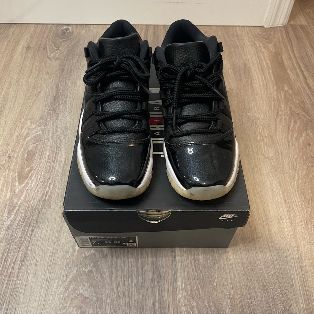 Low top 11 Jordans